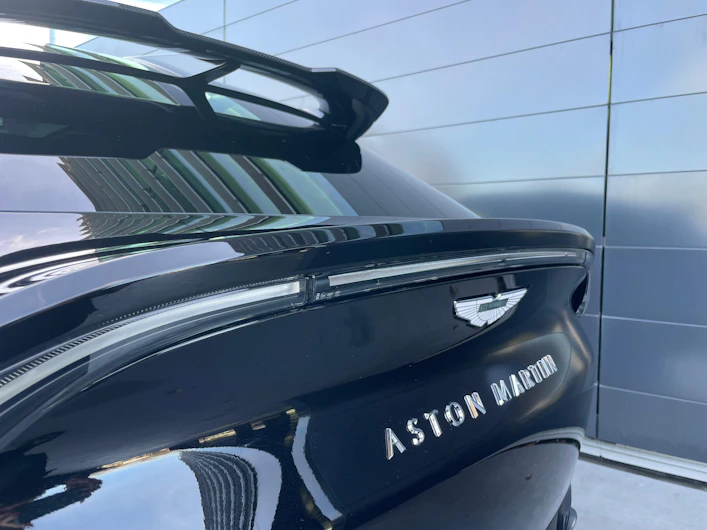 Fahrzeugbild ASTON MARTIN DBX