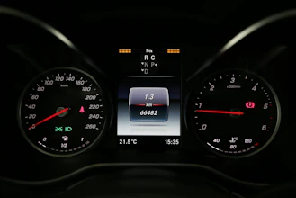 https://vehicle.imgix.net/4466218/380a80e8-5c54-4479-8dea-fd46e1acaefb.jpg