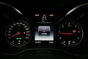 Fahrzeugbild MERCEDES-BENZ V-Klasse V447 Van V 300 d Avantgarde lang 4matic
