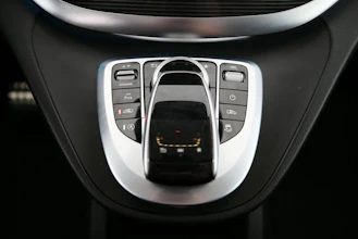 https://vehicle.imgix.net/4466218/519c5d75-df0c-484c-8ac9-c59eaa17a86f.jpg
