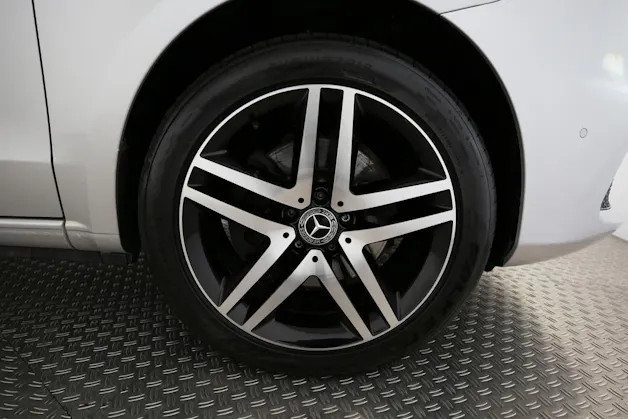 MERCEDES-BENZ V-Klasse V447 Van V 300 d Avantgarde lang 4matic