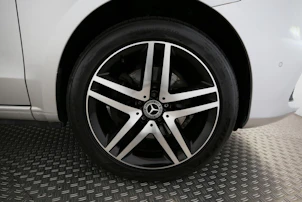 Fahrzeugbild MERCEDES-BENZ V-Klasse V447 Van V 300 d Avantgarde lang 4matic