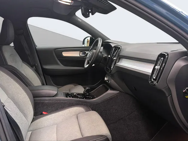 VOLVO XC40 2.0 B5 MH Plus Dark AWD