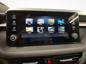 https://vehicle.imgix.net/4466229/1a13c6f1-04a9-494a-907b-adce28732e2b.jpg