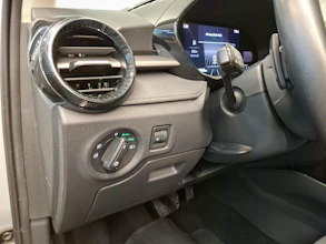 https://vehicle.imgix.net/4466229/6b2beda4-1bbd-4d4a-b0ef-cf881bbe8a74.jpg