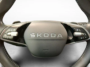 https://vehicle.imgix.net/4466229/d5719023-359e-4b65-8951-4299d4d4cc6e.jpg