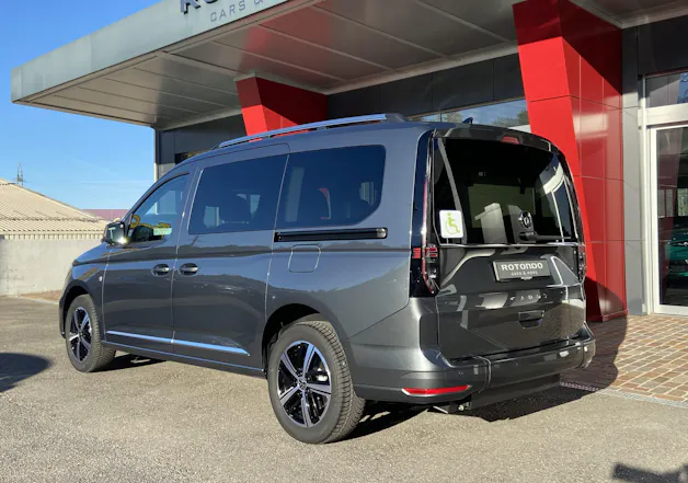 VW Caddy 1.5TSI DSG Kombi Maxi Premium Rollstuhltransport 5+1 Sitze