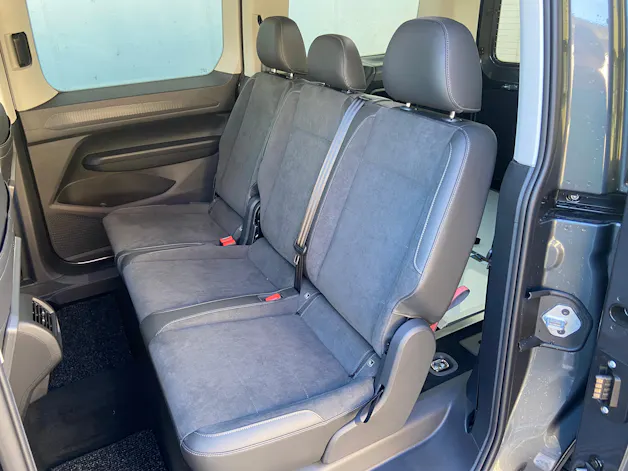 VW Caddy 1.5TSI DSG Kombi Maxi Premium Rollstuhltransport 5+1 Sitze