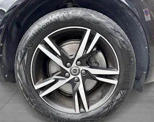 VOLVO XC60 2.0 B4 MH Momentum AWD