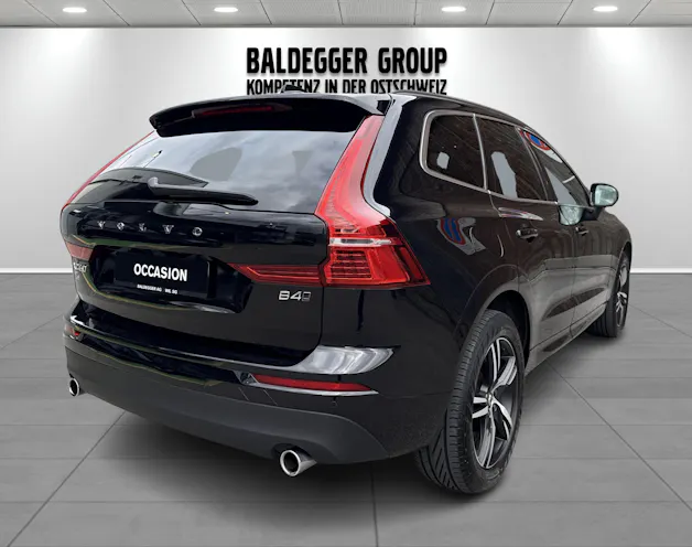 VOLVO XC60 2.0 B4 MH Momentum AWD