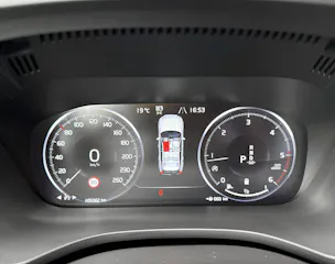 VOLVO XC60 2.0 B4 MH Momentum AWD