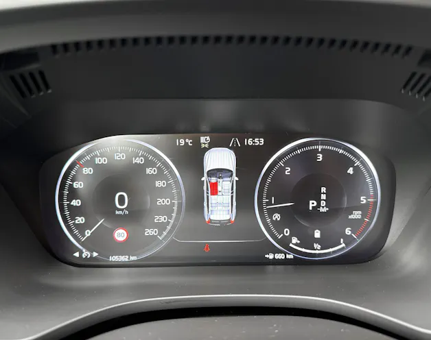 VOLVO XC60 2.0 B4 MH Momentum AWD