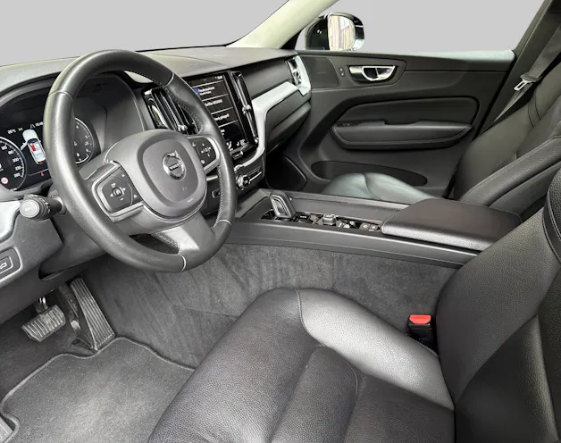 VOLVO XC60 2.0 B4 MH Momentum AWD