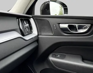 VOLVO XC60 2.0 B4 MH Momentum AWD