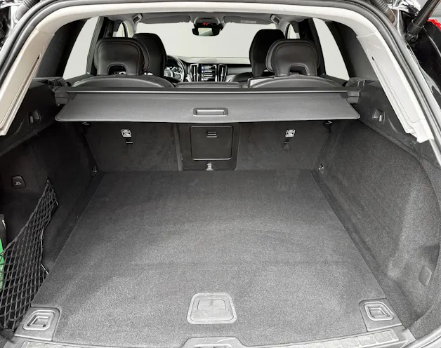 VOLVO XC60 2.0 B4 MH Momentum AWD