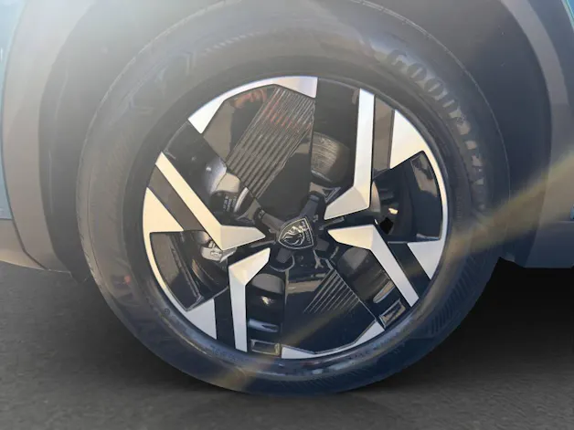 PEUGEOT 2008 1.2 Hybrid 145 GT