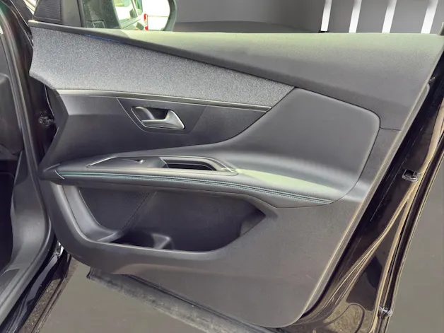 PEUGEOT 3008 1.2 PureTech Allure Pack EAT8