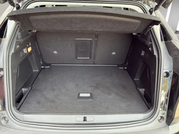 PEUGEOT 3008 1.2 PureTech Allure Pack EAT8
