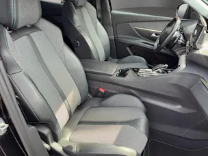 PEUGEOT 3008 1.2 PureTech Allure Pack EAT8