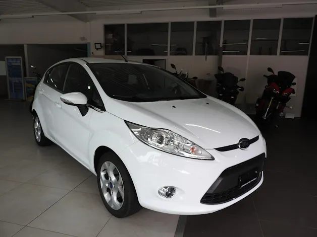 FORD Fiesta 1.4 16V Titanium Automatic