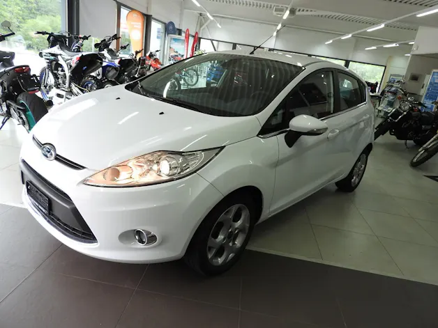 FORD Fiesta 1.4 16V Titanium Automatic
