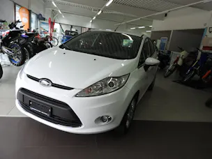 FORD Fiesta 1.4 16V Titanium Automatic