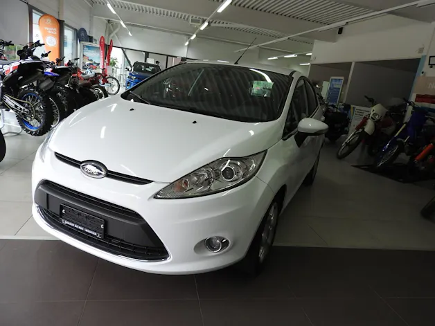 FORD Fiesta 1.4 16V Titanium Automatic