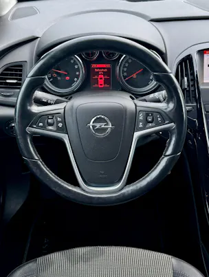 OPEL Astra SportsTourer 1.4i 16V Turbo Cosmo