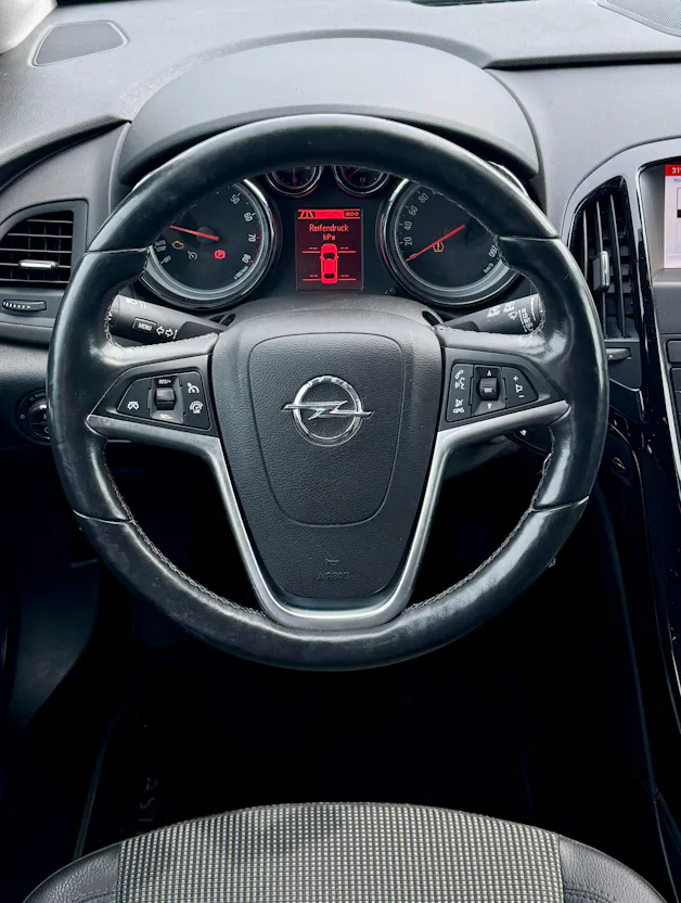 OPEL Astra SportsTourer 1.4i 16V Turbo Cosmo