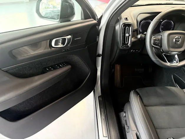VOLVO XC40 T4 PHEV Ultimate Bright DCT