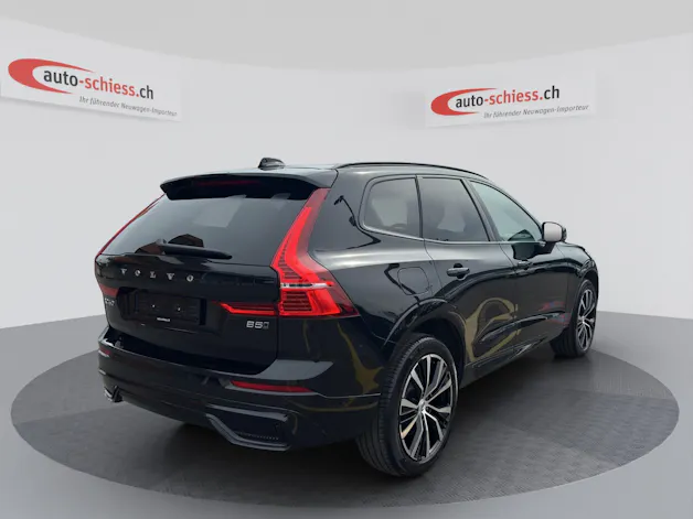 VOLVO XC60 B5 Benzin Mild Hybrid AWD Plus Dark Geartronic