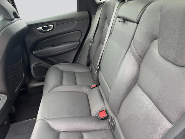 VOLVO XC60 B5 Benzin Mild Hybrid AWD Plus Dark Geartronic