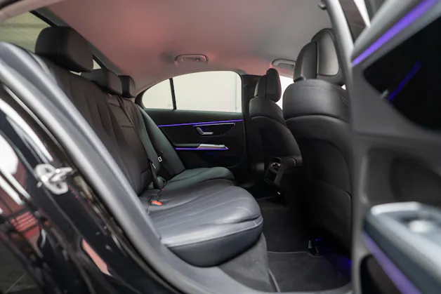 MERCEDES-BENZ E 220 d Avantgarde / MBUX Superscreen / Sitzheizung / 360° Kamera