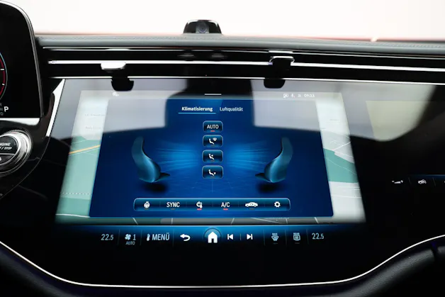 MERCEDES-BENZ E 220 d Avantgarde / MBUX Superscreen / Sitzheizung / 360° Kamera