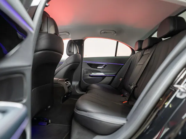 MERCEDES-BENZ E 220 d Avantgarde / MBUX Superscreen / Sitzheizung / 360° Kamera