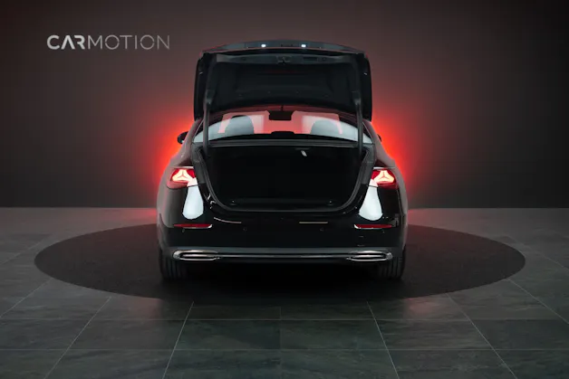 MERCEDES-BENZ E 220 d Avantgarde / MBUX Superscreen / Sitzheizung / 360° Kamera