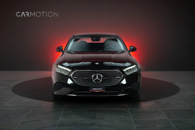 MERCEDES-BENZ E 220 d Avantgarde / MBUX Superscreen / Sitzheizung / 360° Kamera