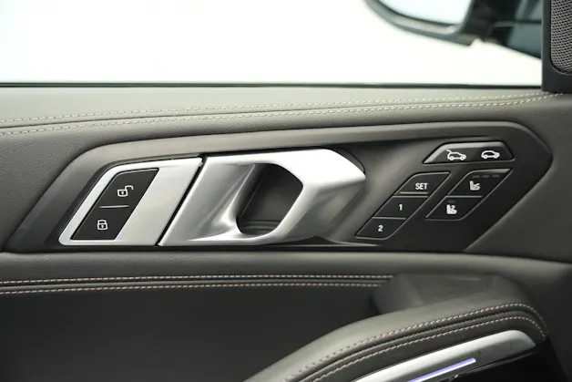 BMW X6 xDrive 48V 40d M Sport Steptronic *Integral Lenkung* *AHK* *Iconic Glow*