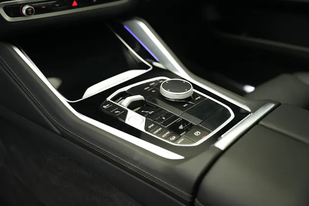 BMW X6 xDrive 48V 40d M Sport Steptronic *Integral Lenkung* *AHK* *Iconic Glow*