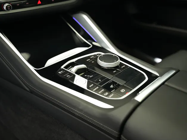 BMW X6 xDrive 48V 40d M Sport Steptronic *Integral Lenkung* *AHK* *Iconic Glow*