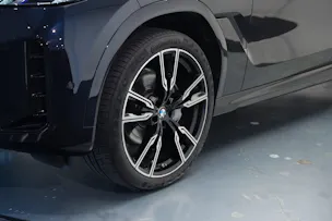 BMW X6 xDrive 48V 40d M Sport Steptronic *Integral Lenkung* *AHK* *Iconic Glow*