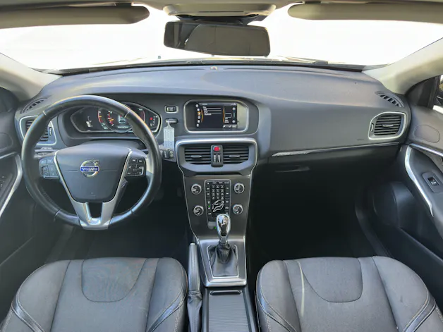 VOLVO V40 Cross Country T4 2.0 AWD Momentum Geartronic