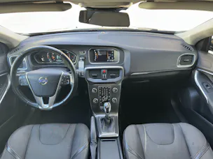 VOLVO V40 Cross Country T4 2.0 AWD Momentum Geartronic