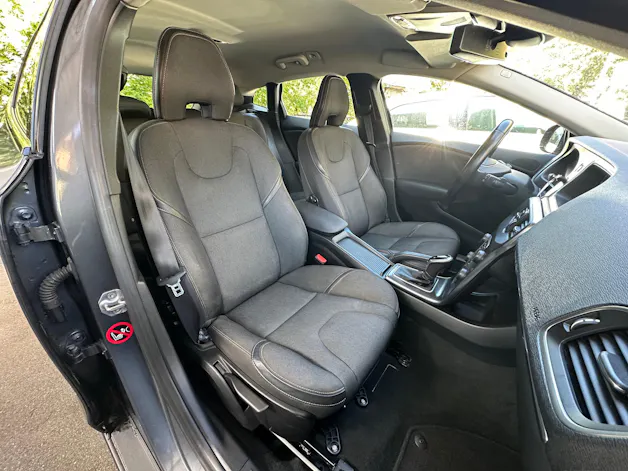 VOLVO V40 Cross Country T4 2.0 AWD Momentum Geartronic