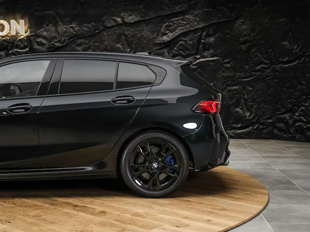 BMW M135i xDrive *Werksgarantie*Harman/Kardon*360° Kamera*