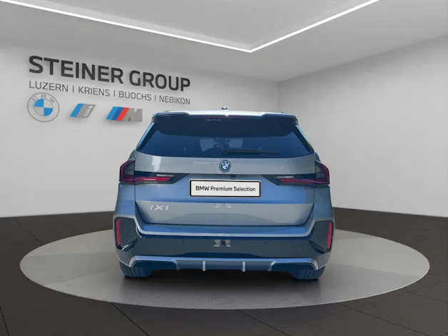 BMW iX1 xDrive 30 M Sport