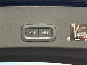 VOLVO XC40 P8 Twin Pro AWD SOH 92% ***Anhängerkupplung 1500Kg***