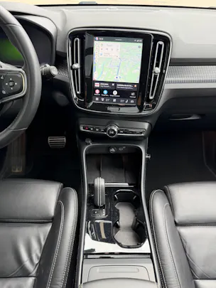VOLVO XC40 P8 Twin Pro AWD SOH 92% ***Anhängerkupplung 1500Kg***