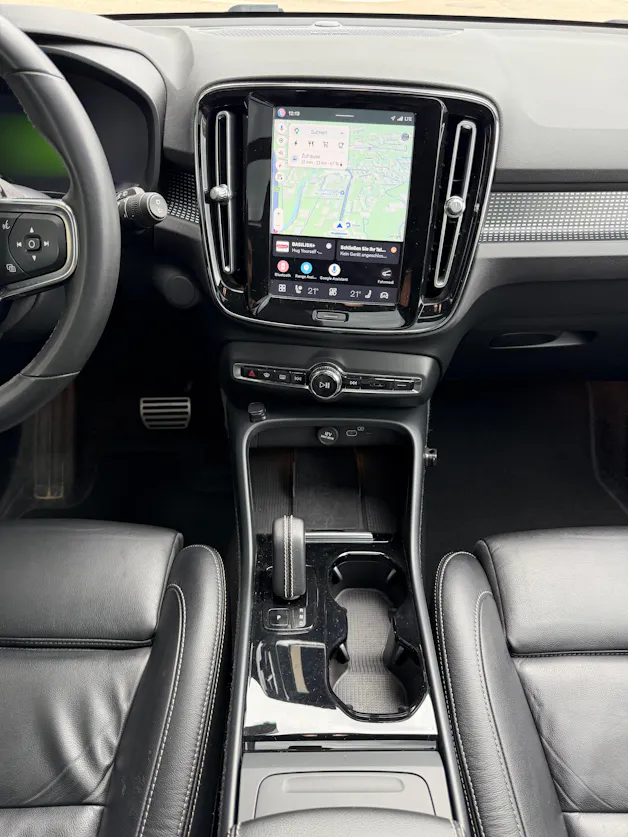 VOLVO XC40 P8 Twin Pro AWD SOH 92% ***Anhängerkupplung 1500Kg***