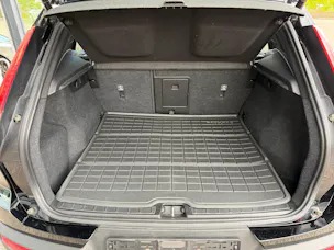 VOLVO XC40 P8 Twin Pro AWD SOH 92% ***Anhängerkupplung 1500Kg***